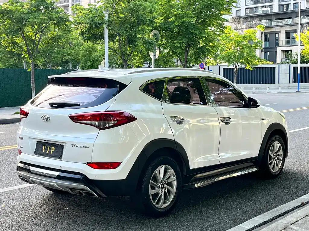 Hyundai Tucson 2017 — фото 12