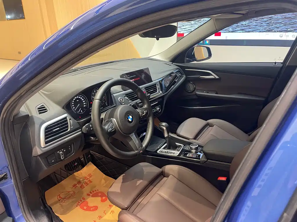BMW 1 Series 2019 — фото 13