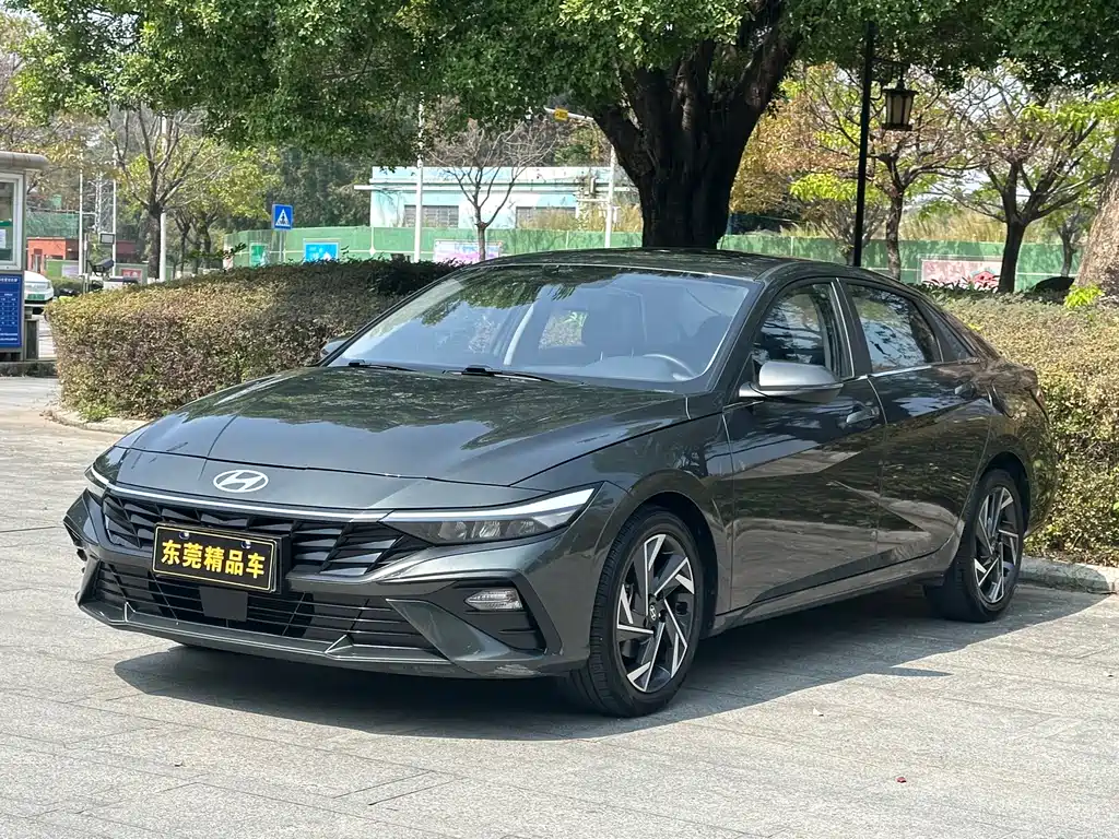 Hyundai Elantra 2023 — фото 3