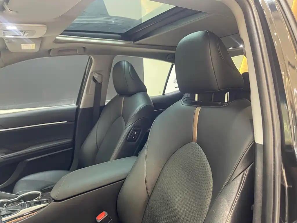 Toyota Camry 2020 — фото 15