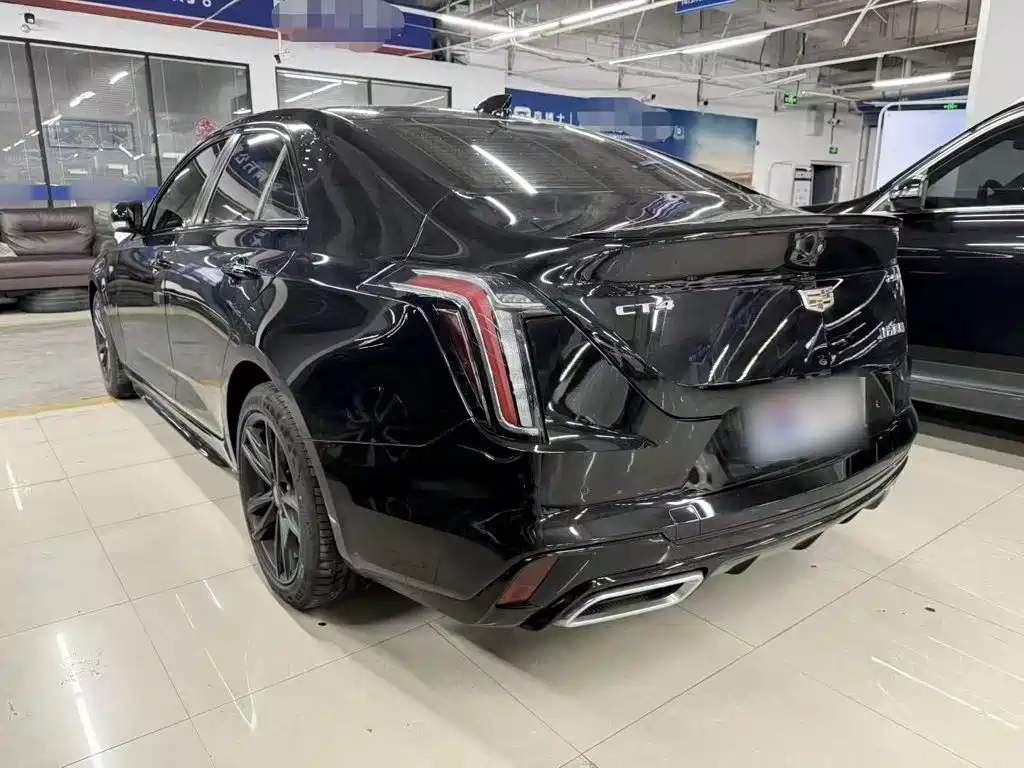 Cadillac CT4 2024 — фото 10