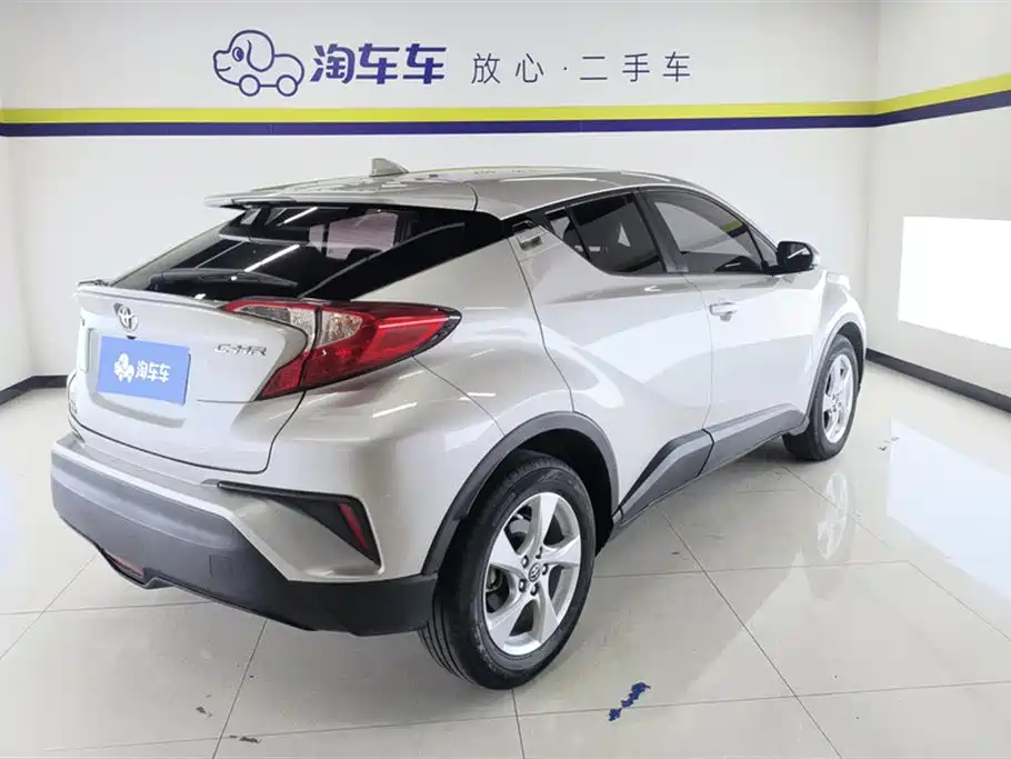 Toyota C-HR 2020 — фото 3