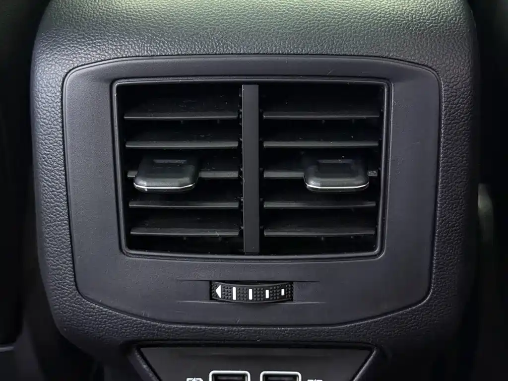 Volkswagen T-Roc 2023 — фото 17