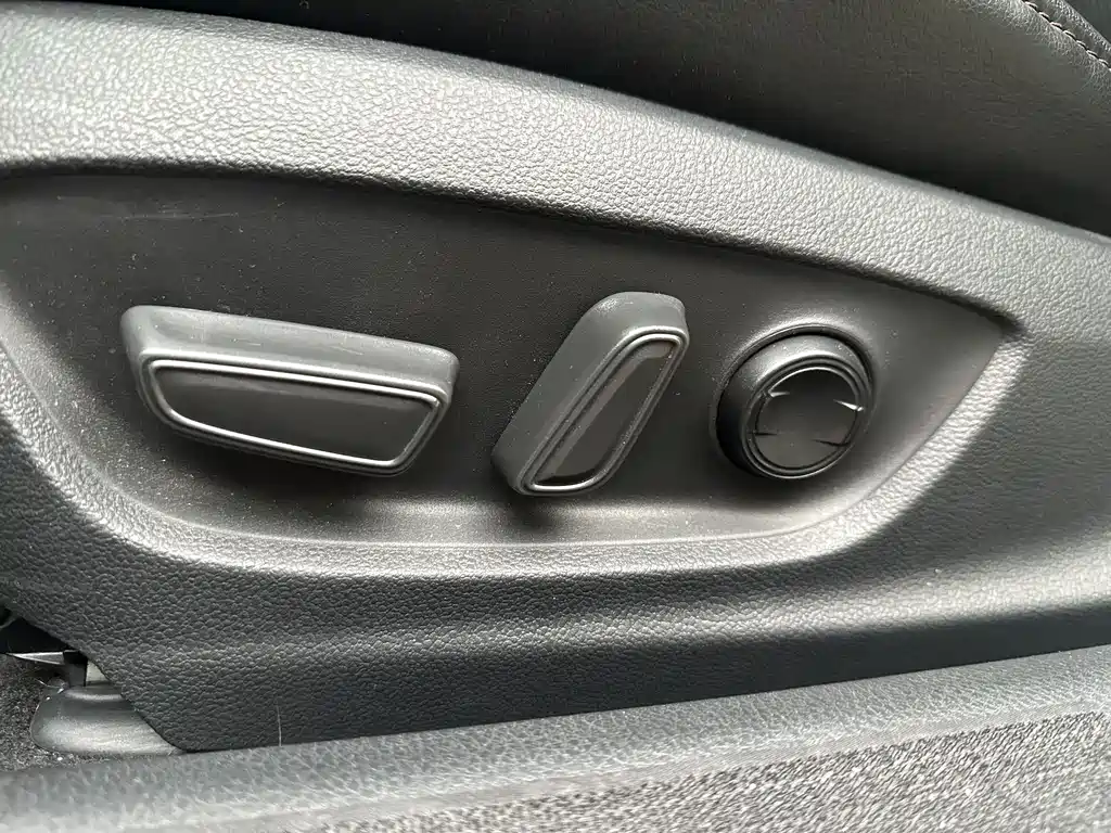 Toyota Camry 2021 — фото 15