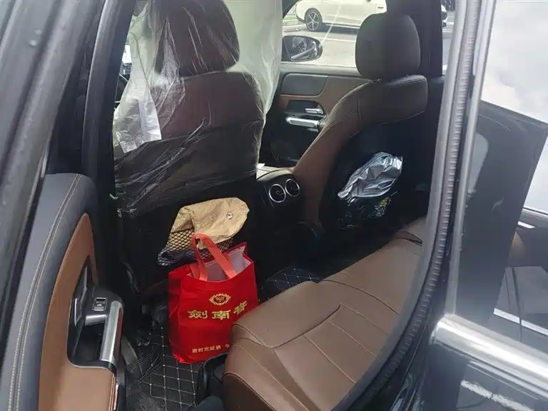Mercedes-Benz GLB 2023
