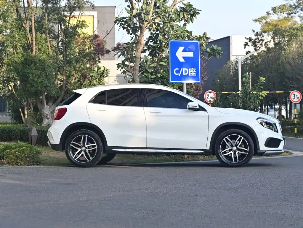 Mercedes-Benz GLA 2016 — фото 8