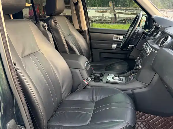 Land Rover Discovery 2013
