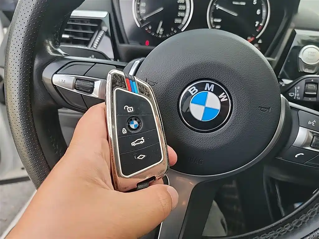 BMW 1 Series 2023 — фото 12
