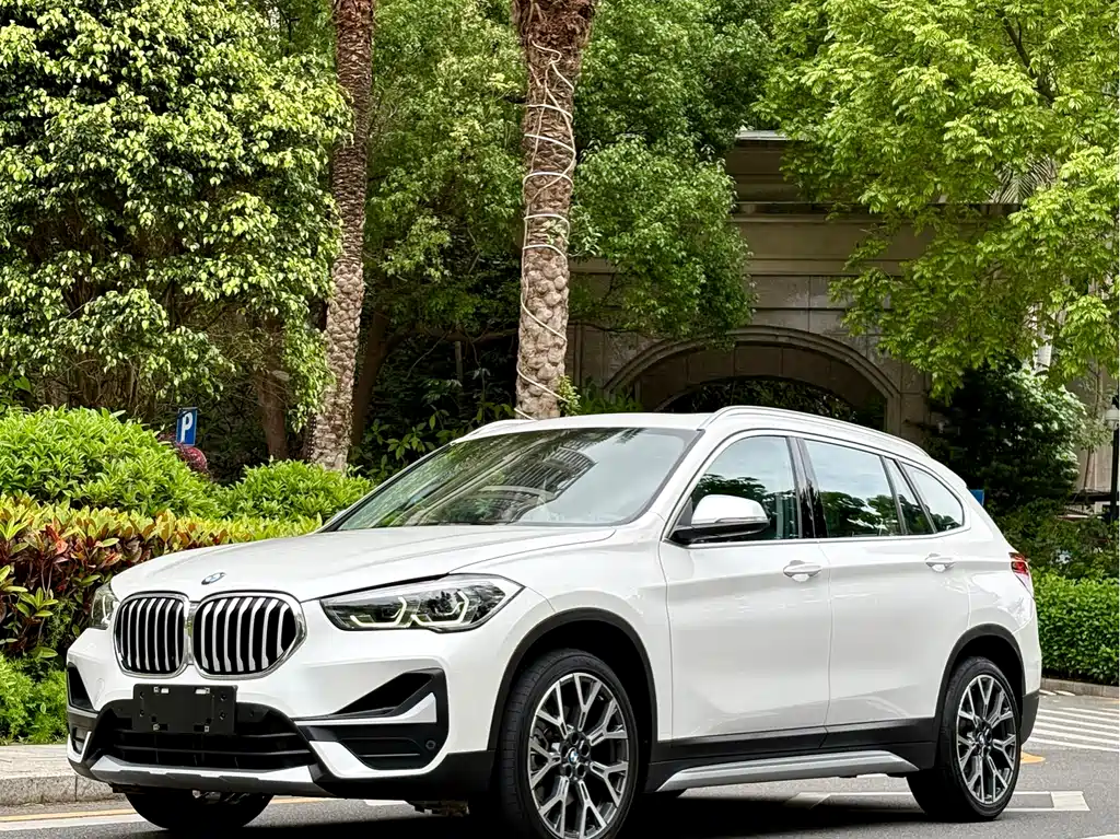 BMW X1 2022 — фото 1