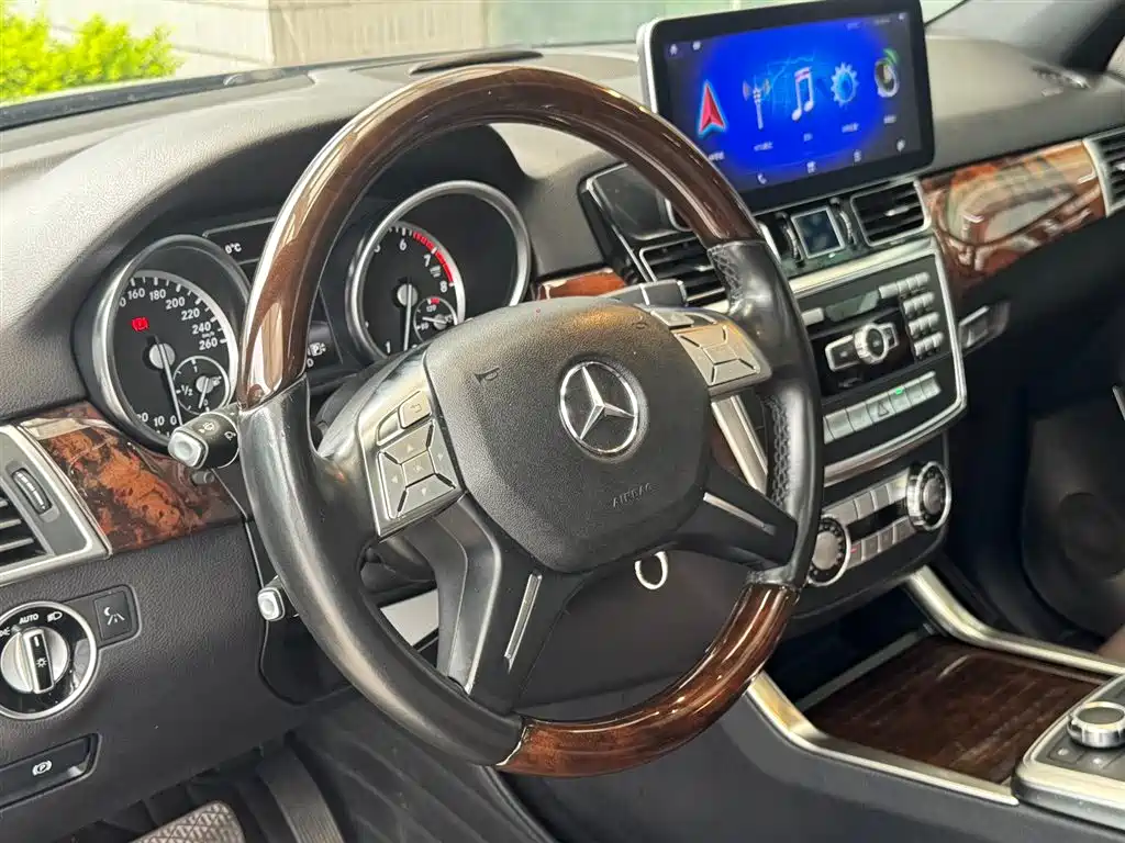Mercedes-Benz M-Class 2015 — фото 15