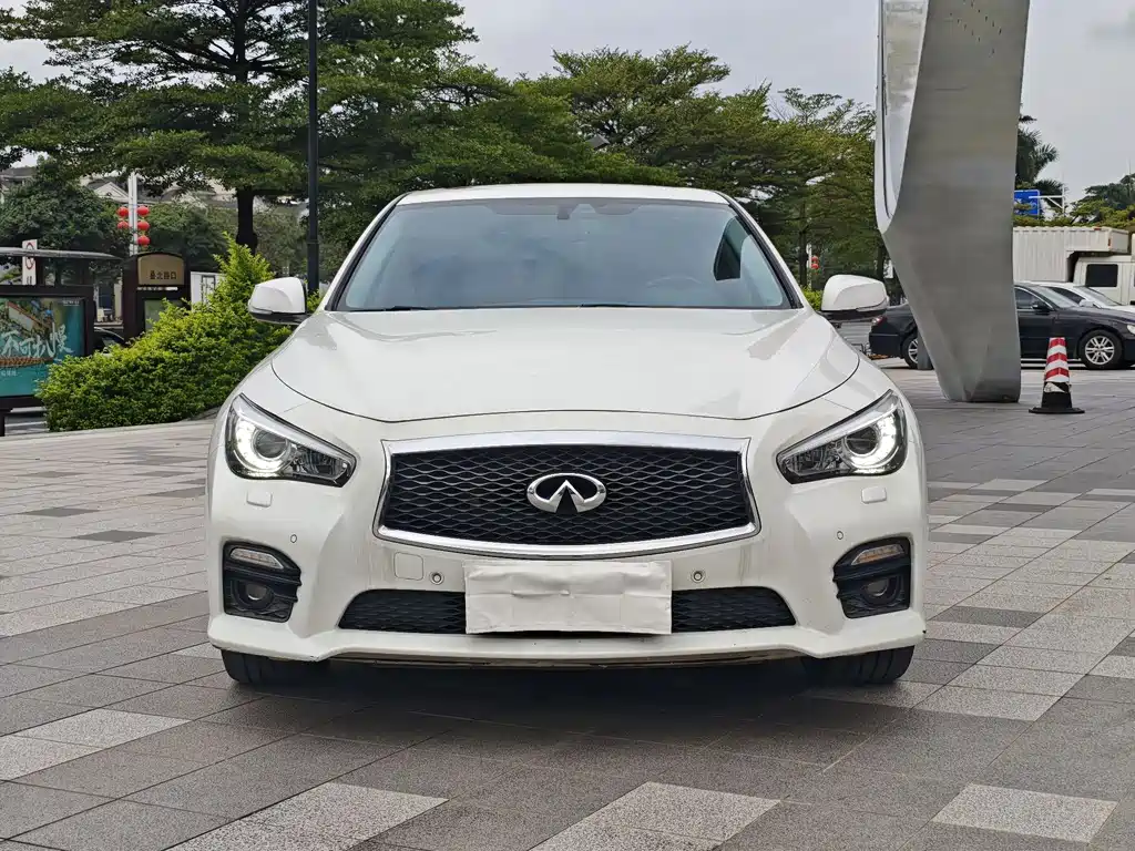 Infiniti Q50L 2015 — фото 2