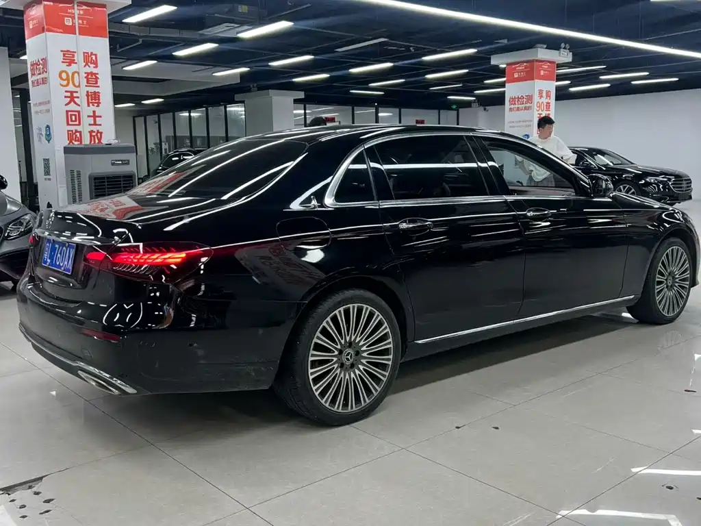 Mercedes-Benz E-Class 2022