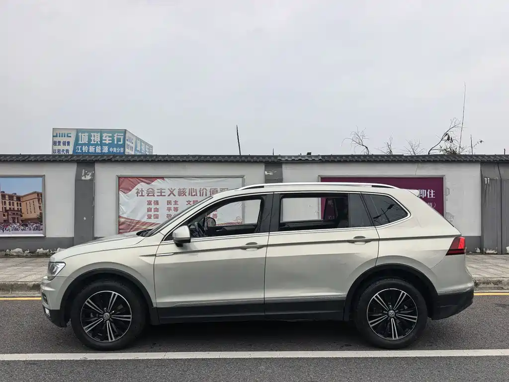 Volkswagen Tiguan L 2020 — фото 14