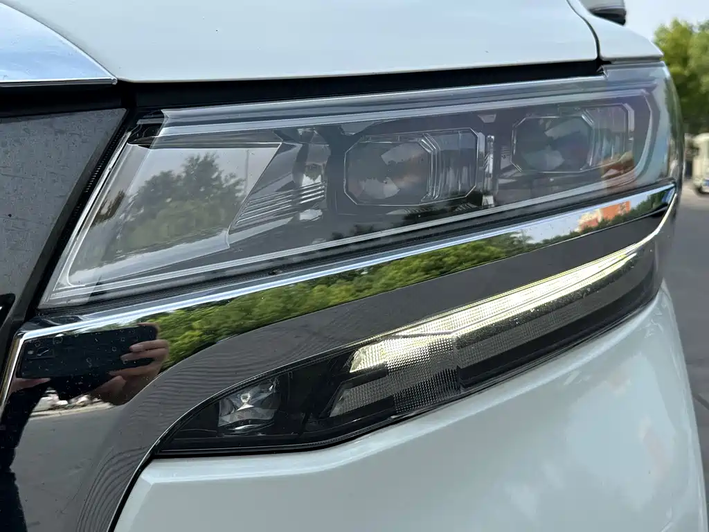 Toyota Alphard 2020 — фото 9