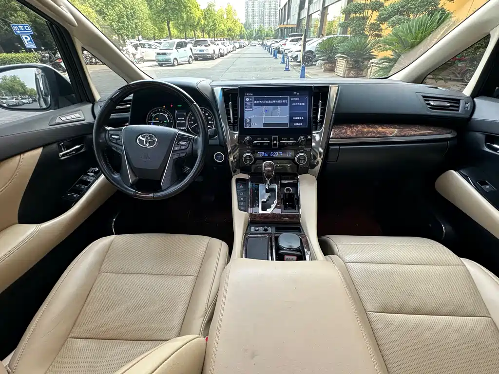 Toyota Alphard 2020 — фото 16
