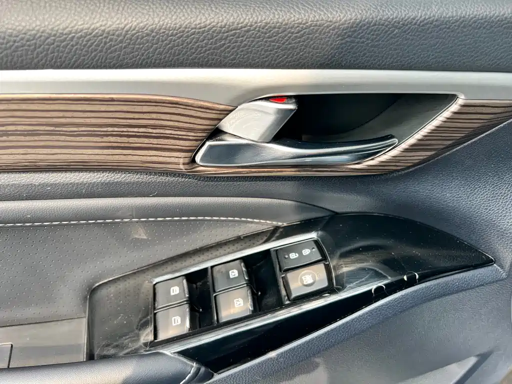 GAC Motor Trumpchi M8 2021 — фото 20