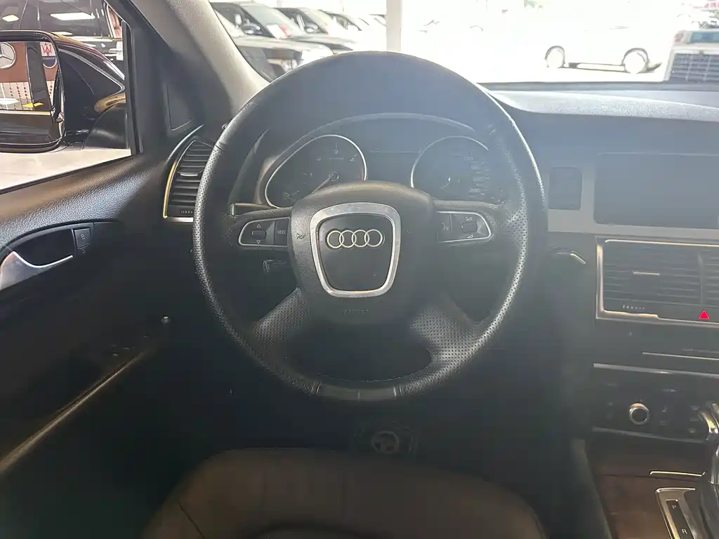 Audi Q7 2012 — фото 19