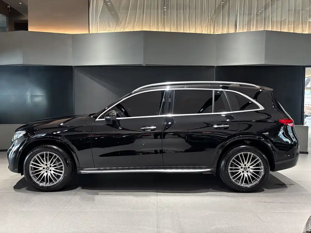 Mercedes-Benz GLC 2025