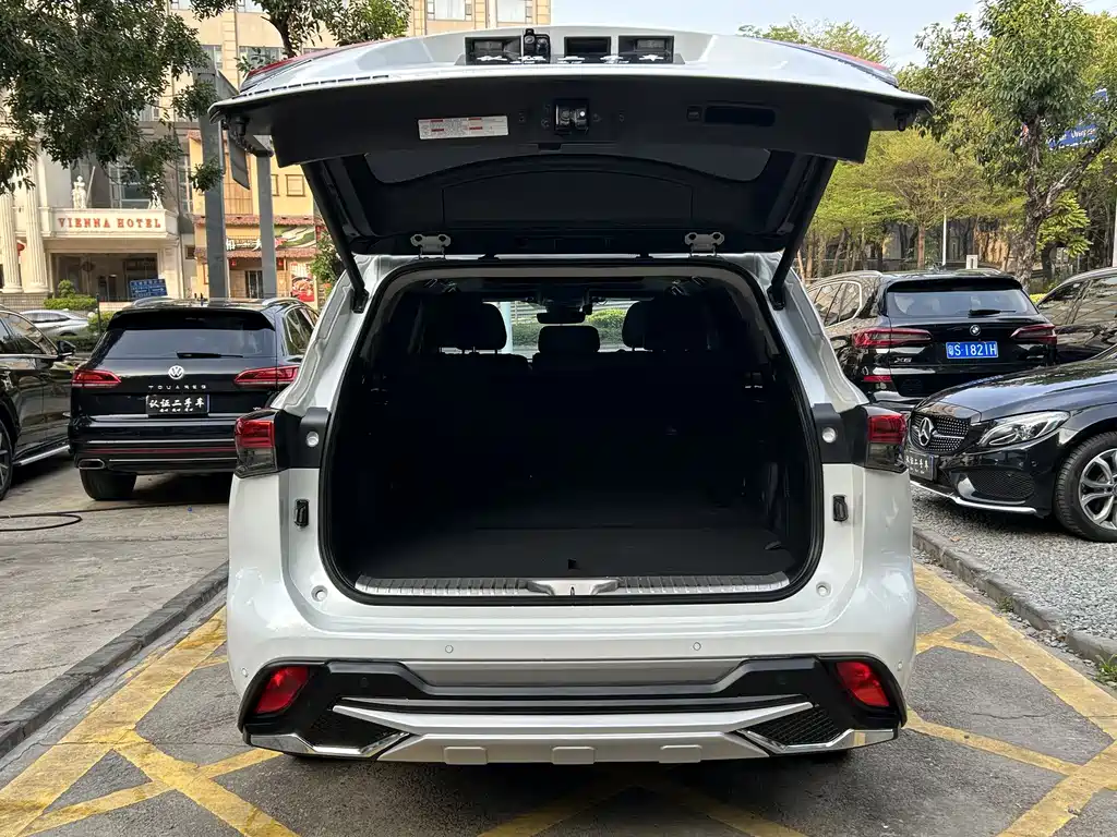 Toyota Highlander 2022 — фото 16