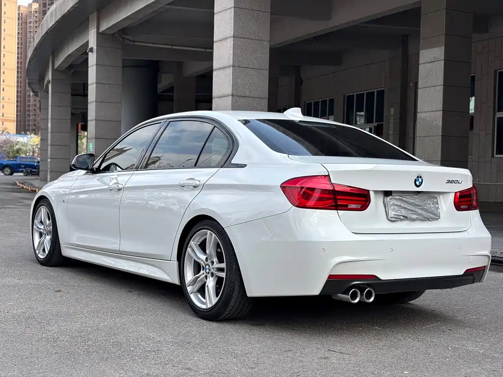 BMW 3 Series 2018 — фото 5