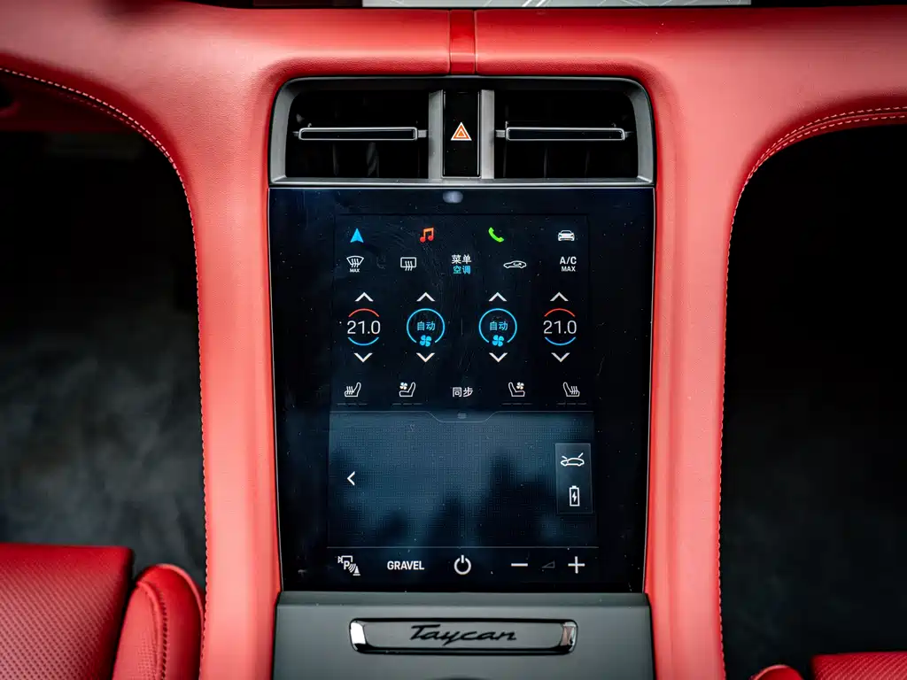 Porsche Taycan 2024 — фото 17