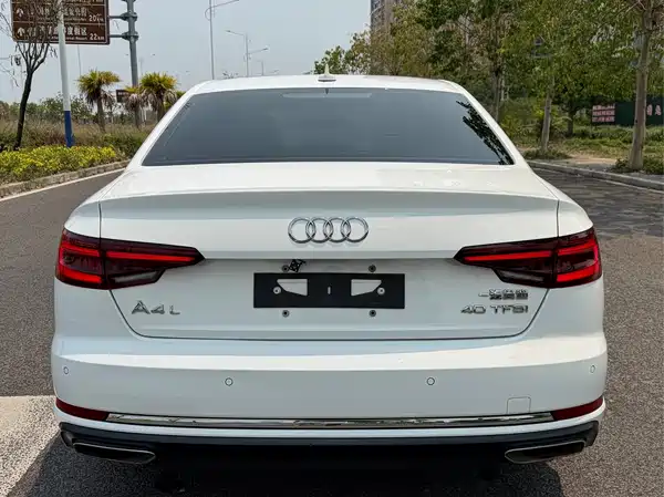 Audi A4L 2019