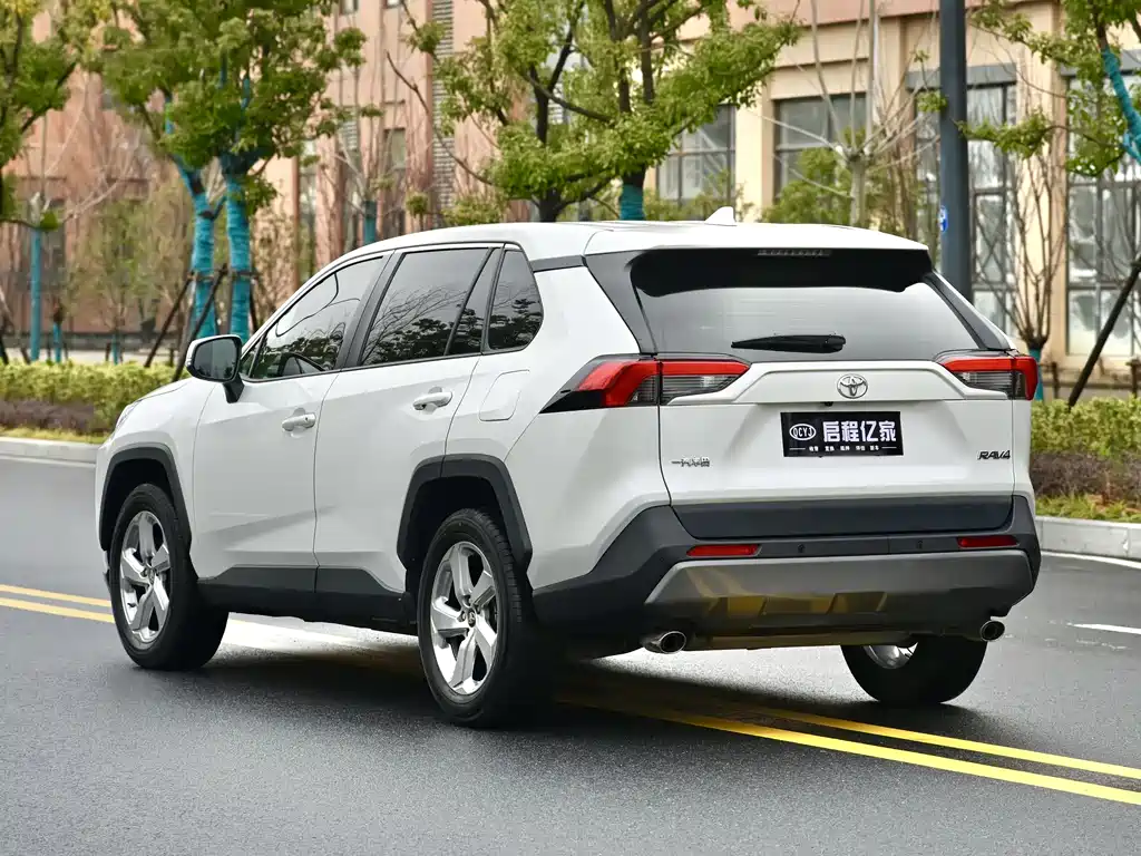 Toyota RAV4 2020 — фото 14