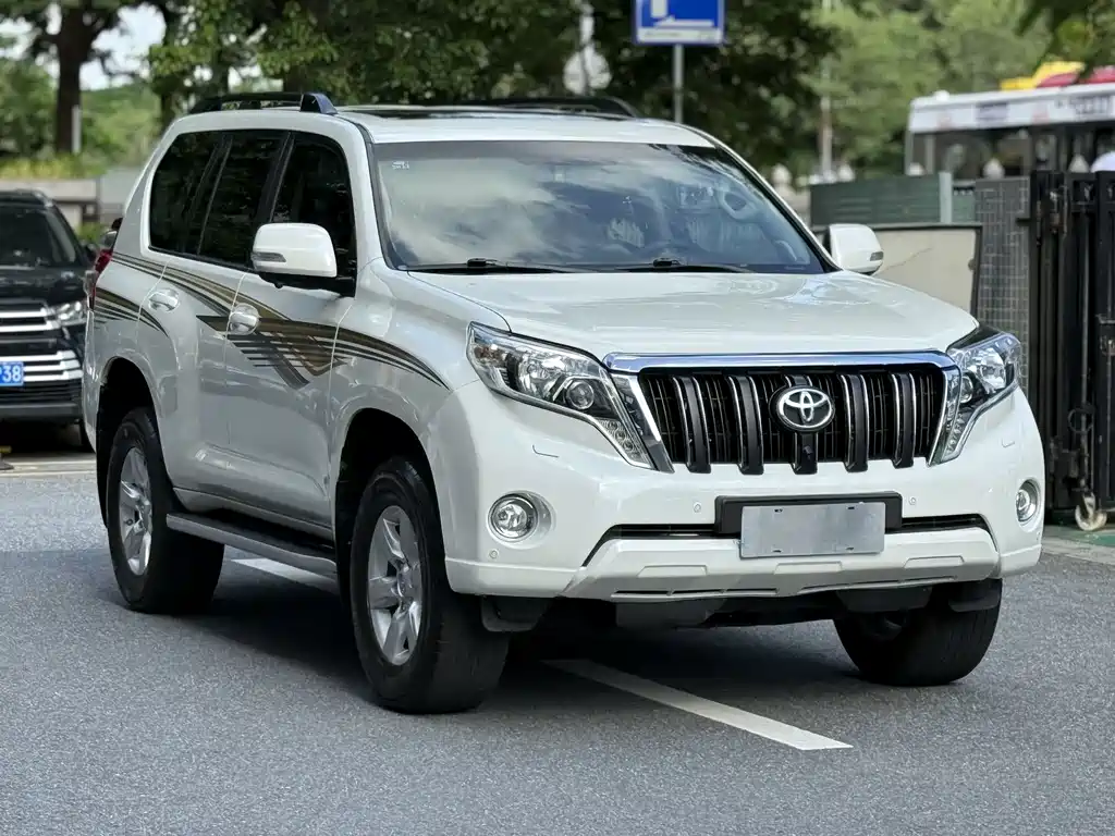Toyota Prado 2016 — фото 3