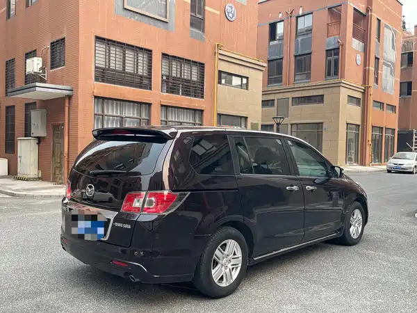 Mazda 8 2013