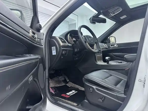 Jeep Grand Cherokee 2015