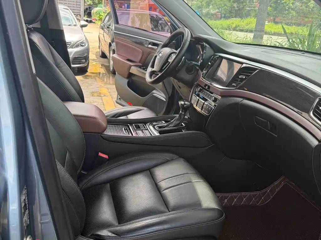 GAC Trumpchi GS8 2018 — фото 11