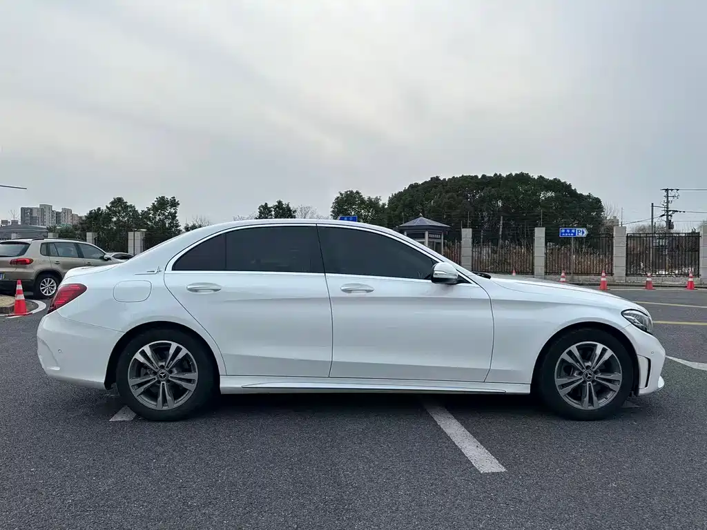 Mercedes-Benz C-Class 2020 — фото 5
