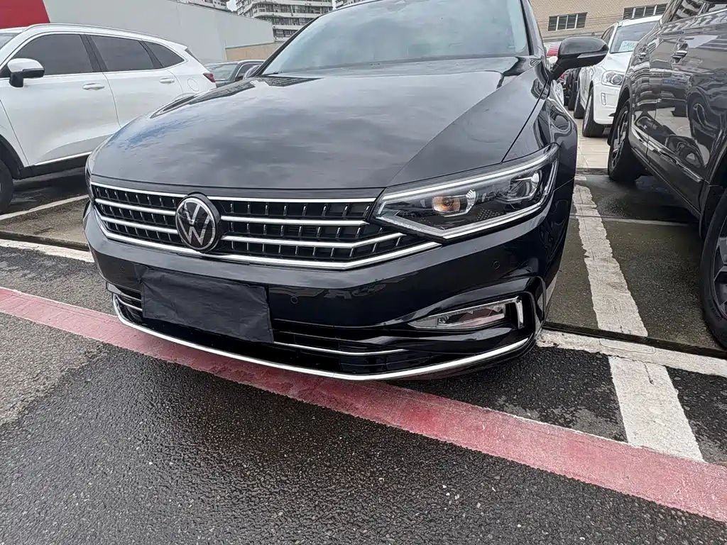Volkswagen Magotan 2025