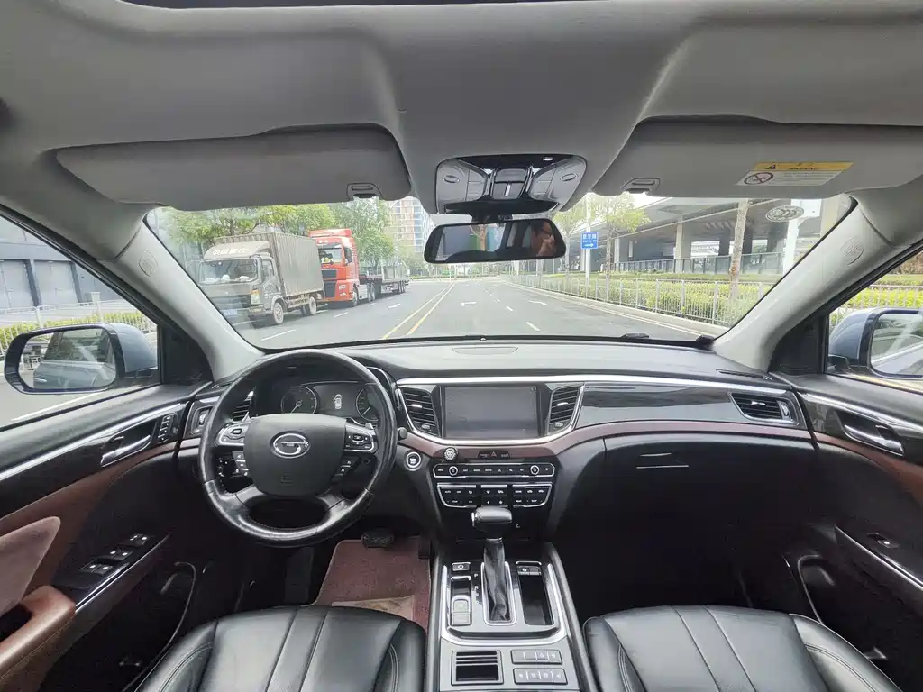 GAC Motor Trumpchi GS8 2018 — фото 11