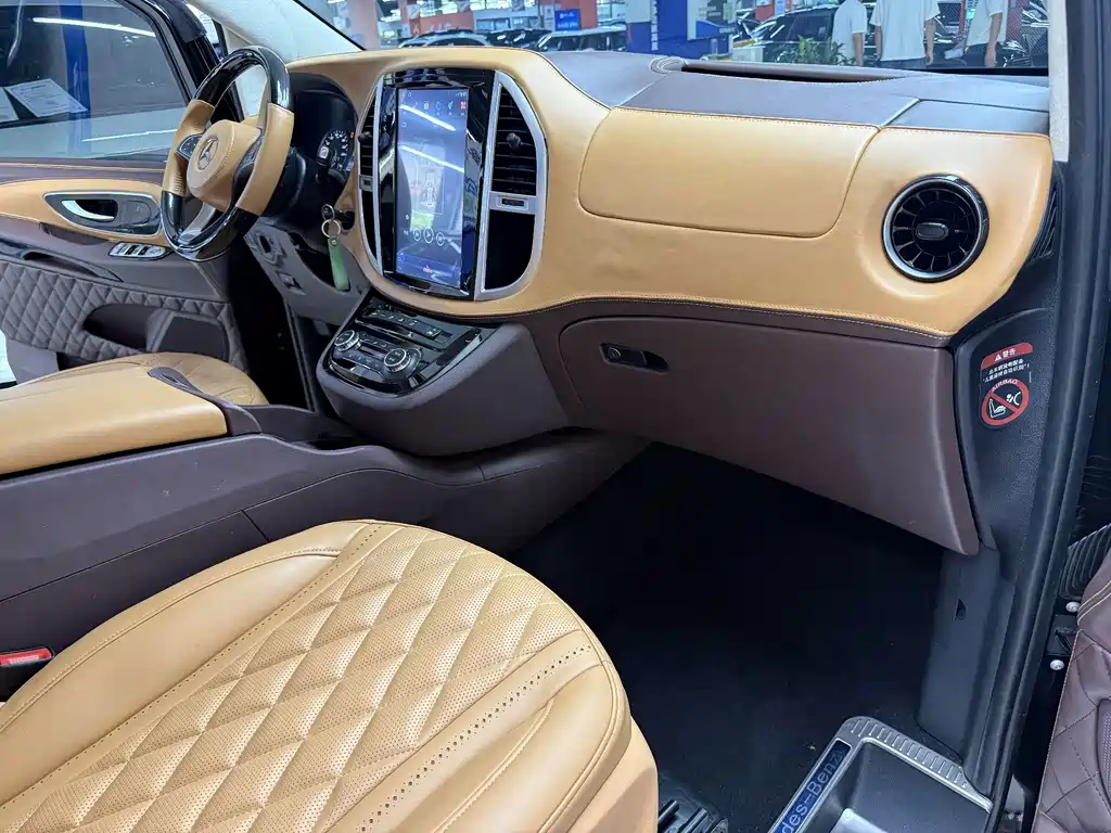 Mercedes-Benz Vito 2023 — фото 11