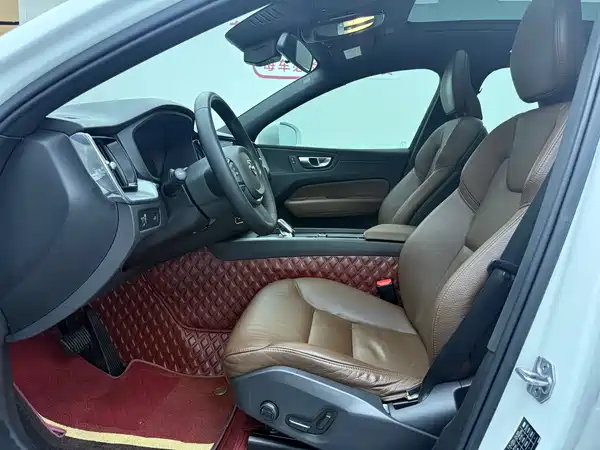 Volvo XC60 2022