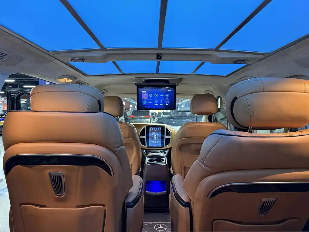 Mercedes-Benz Vito 2023 — фото 12