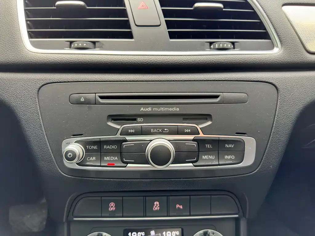 Audi Q3 2014 — фото 19