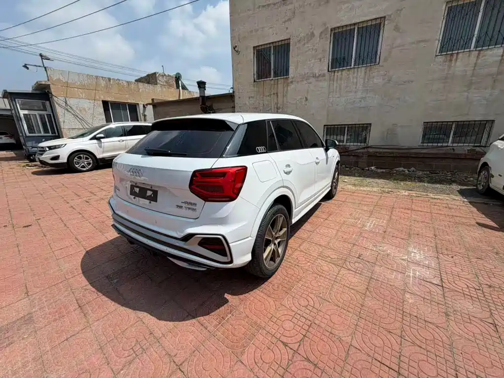Audi Q2L 2022