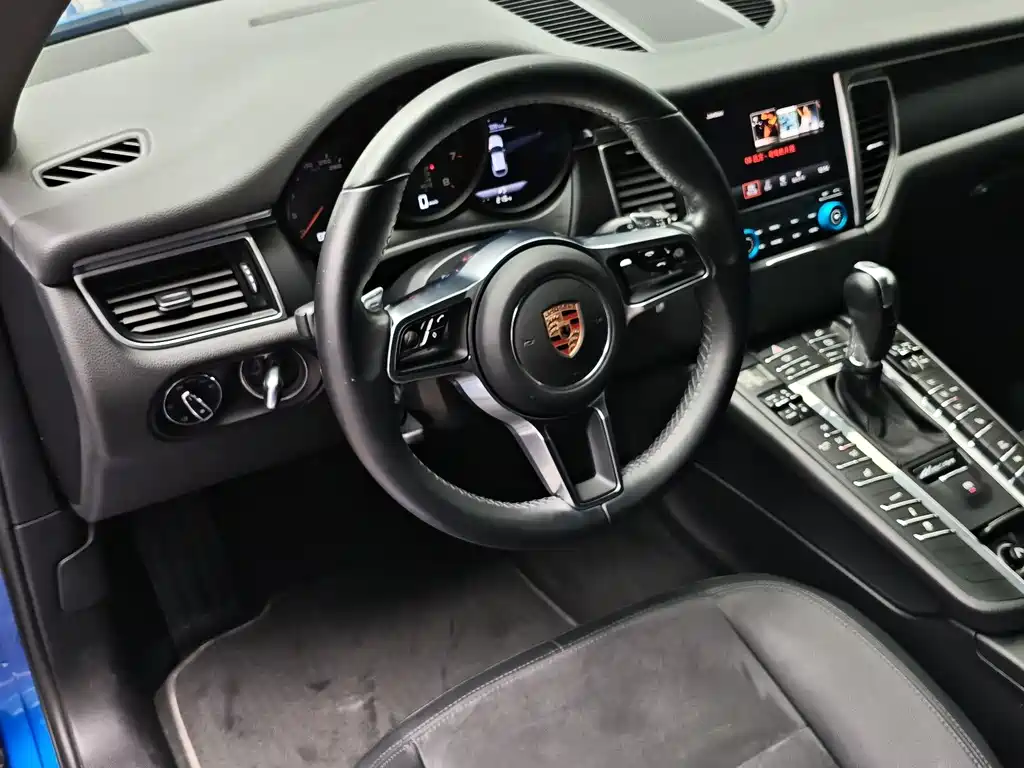 Porsche Macan 2018 — фото 15