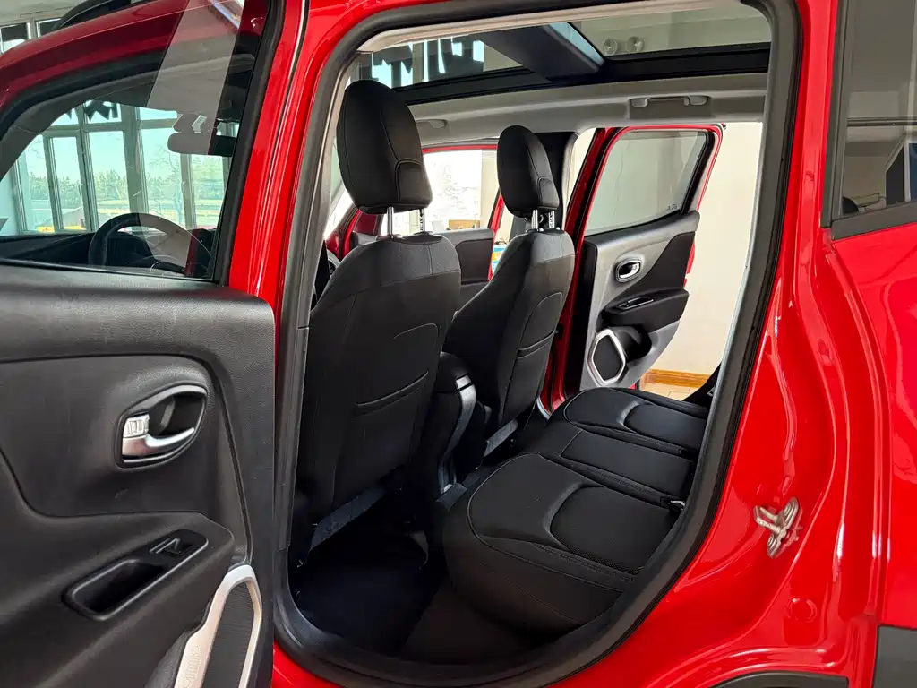 Jeep Renegade 2020 — фото 5