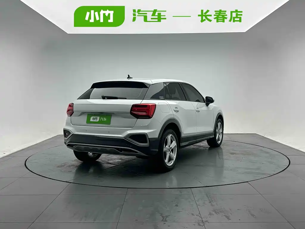 Audi Q2L 2023