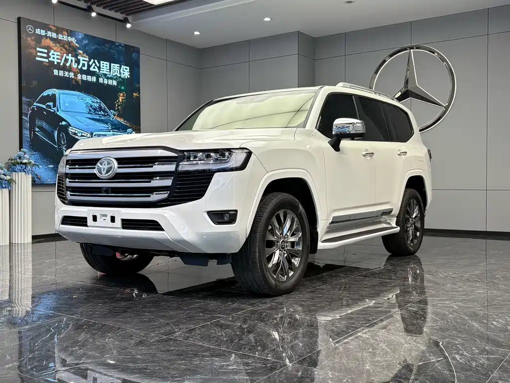 Toyota Land Cruiser 2024 — фото 1