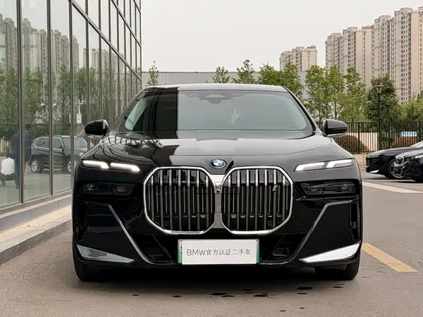 BMW i7 2024