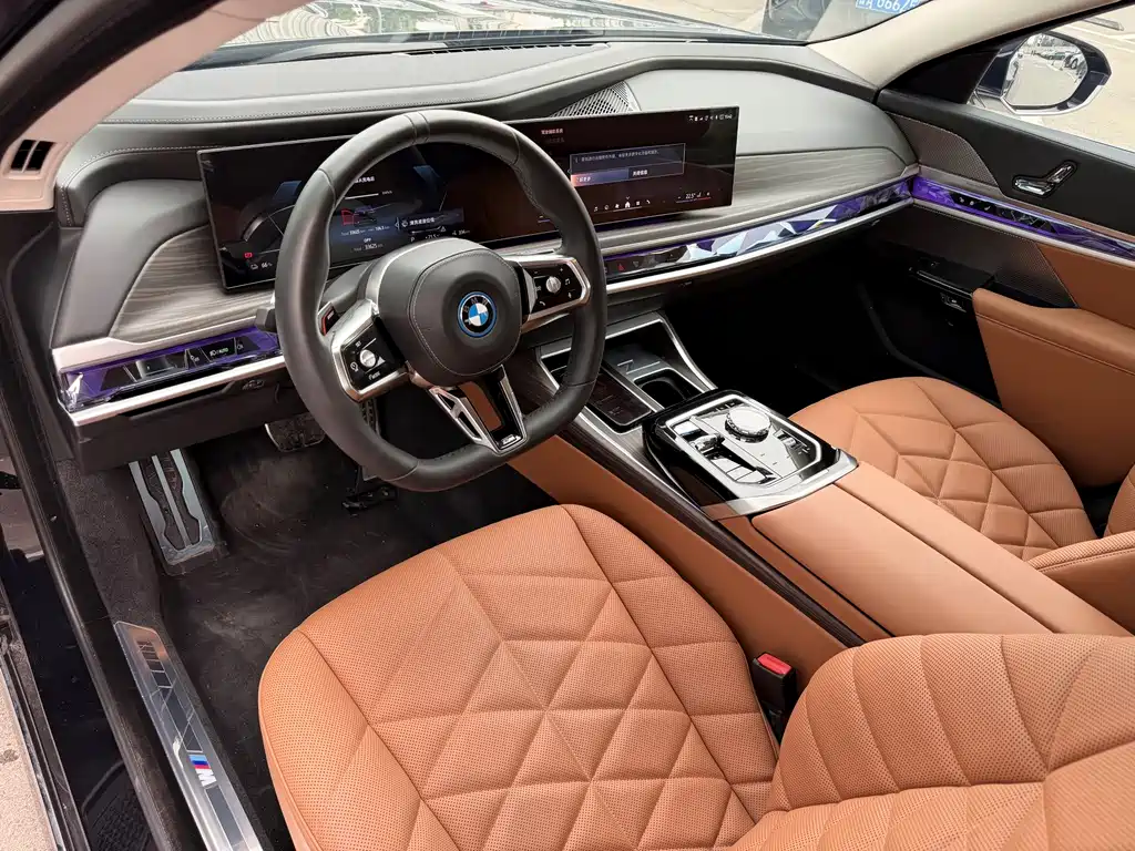 BMW i7 2024 — фото 16
