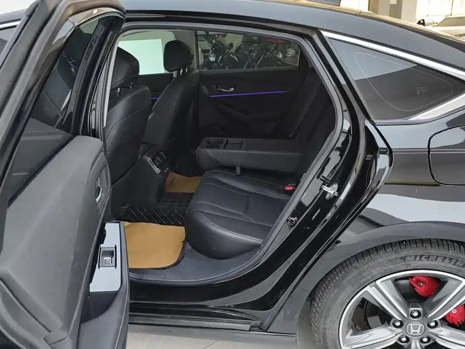 Honda Accord 2023 — фото 11