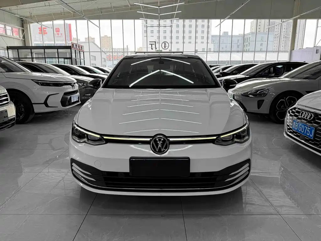 Volkswagen Golf 2023