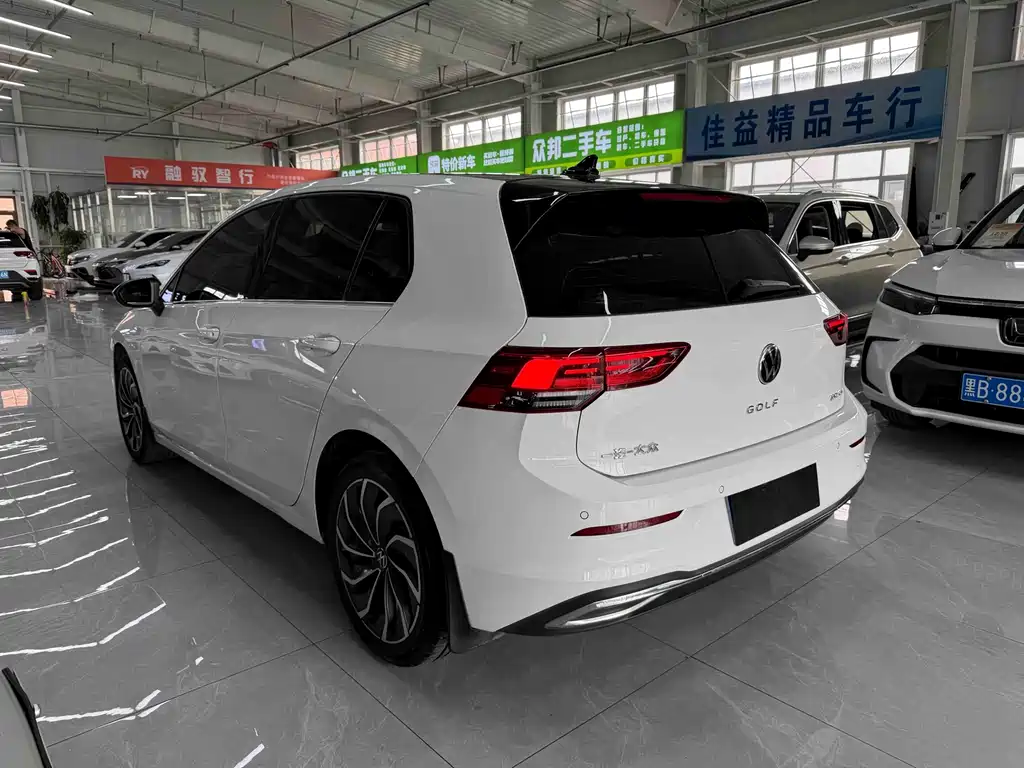 Volkswagen Golf 2023