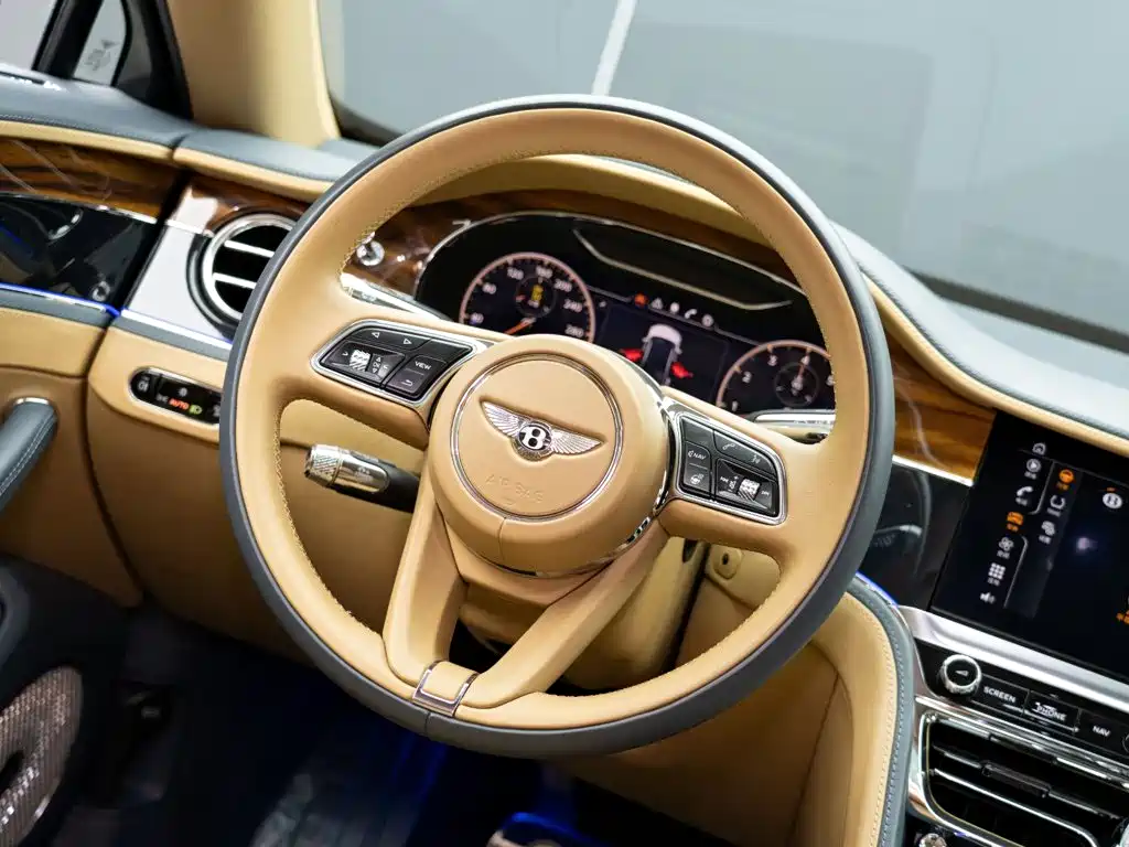 Bentley Flying Spur 2021 — фото 13
