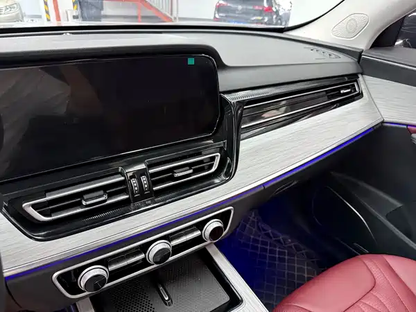 Hongqi HS5 2025